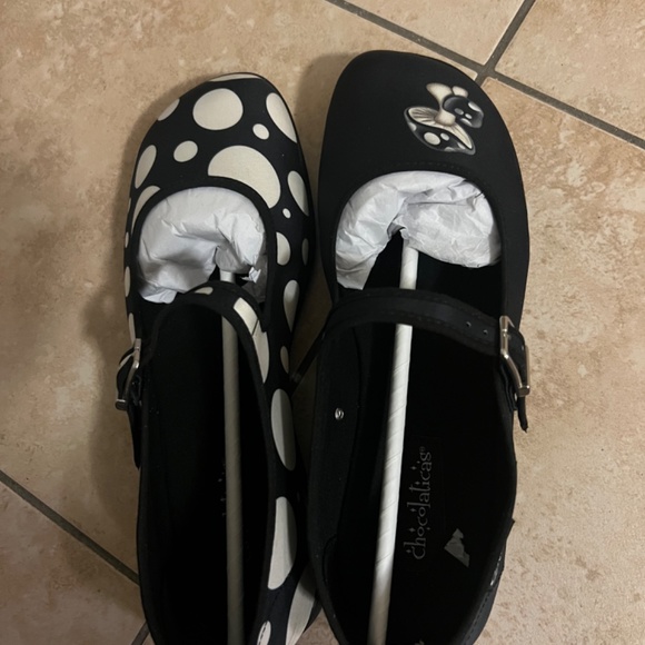 Chocolaticas Black Moosh flat shoes - Picture 3 of 3